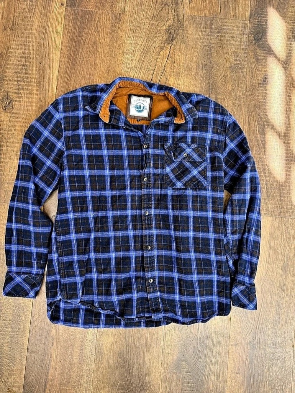 Gioberti Men's Plaid fleece Button Down Shirt in Blue & Black Like New